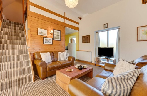 Upton House | Little Barn - One Bedroom House, Sleeps 2