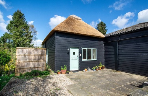 Upton House | Little Barn - One Bedroom House, Sleeps 2