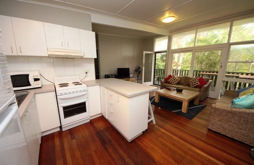 Arakoon Cottage | Little Bay Cottage - 8 East St SWR