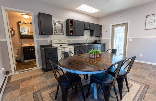 Escanaba Condo | Little Bay De Noc Inn ~ Downtown Escanaba