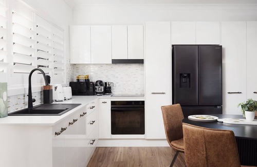 Nelson Bay Villa | Little Beach Boutique Apartment - Whole Property