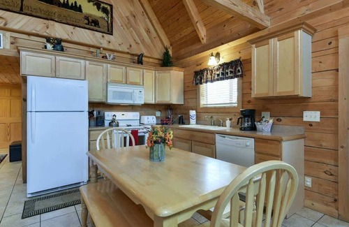 Branson Cedars Cabin | Little Bear Cabin Sum