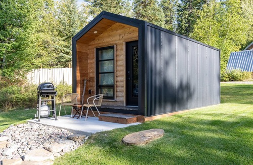 Martin City Cabin | Little Bear Micro Cabin at Spotted Bear Retreat