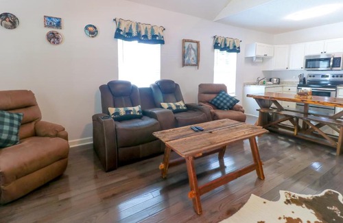 Helen Hotel | Little Bear Retreat 2