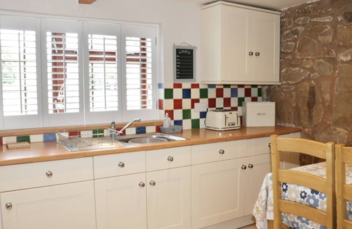 Gobowen Cottage | LITTLE BEECHES, family friendly, with a garden in Hengoed