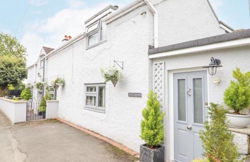 Gobowen House | Little Beeches