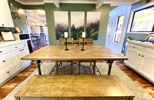 Lake Arrowhead House | Little Big Sky: A Dog-friendly Treehouse with a View