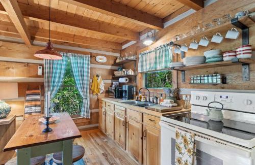 Vilas House | Little Birdsong Cabin