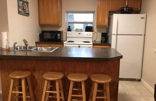 Gowen Cottage | Little Blue Bungalow: Leaf-Peeping & Lake Views – Fall Perfection Starts Here