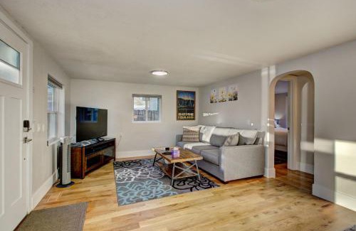 Depot Bench House | Little Blue Bungalow on Boise's Bench, Pet Friendly, Fully Fenced yard with doggie door! 2 miles from BSU, 5 minutes from Downtown Boise, Desk and workstation for remote workers, 2 TV's large walk-in closet, Good for mid-term stays