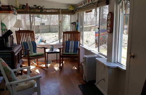 South Haven Cottage | Little Blue is a family friendly, quintessential cottage.