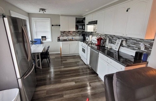 Ashtabula Cottage | Little Blue Lake View
