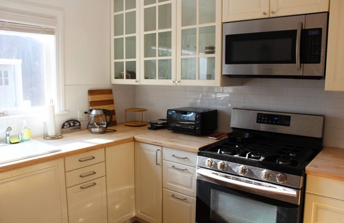 Middletown Cottage | Little Blue Mountain Cottage on Cobb Mountain Serene area perfect unplug getaway