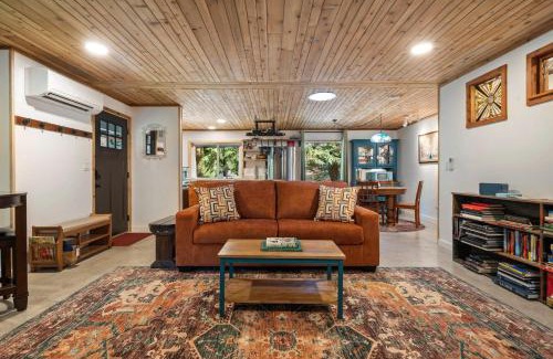 Sudden Valley House | Little Blue
