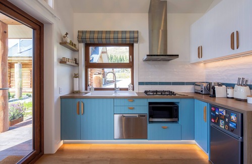 Garston Cabin | Little Breck lodge in rural Southland. Sustainable luxury with pet sheep!