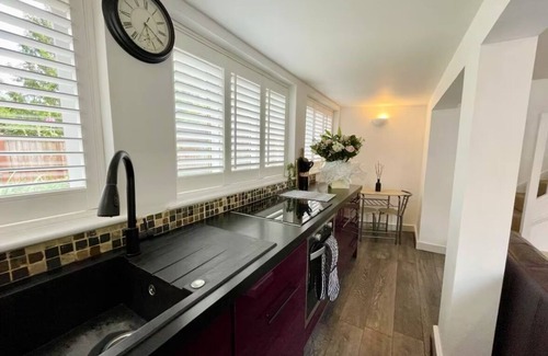 Great Leighs Cottage | Little Brook Retreat cozy adorable & romantic.