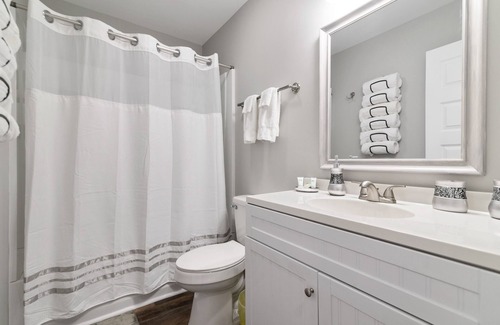 Ashland City Apartment | Little Bungalow outside the hustle and bustle of Nashville Tn.