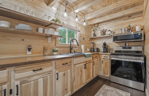 Pittsville Cabin | Little Cabin at Leesville Lake with a GIANT deck