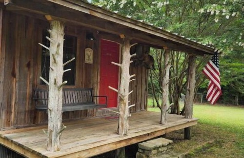 Pickens Cabin | Little cabin in the heart of the Kiamichi Mountains 33 miles from Hochatown, OK