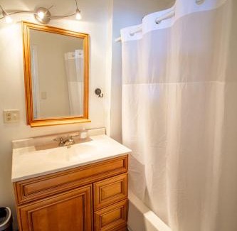 Noblesville House | Little Chi Cottages