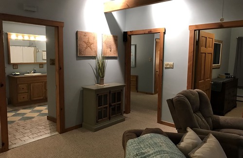 Adamsville Apartment | Little Compton Coastal Oaks