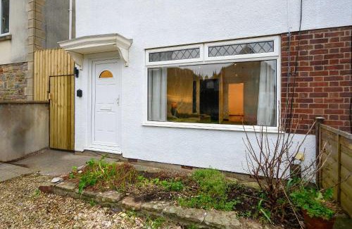 Staple Hill House | LITTLE COTO Fully Equipped South West Home By StayStaycations