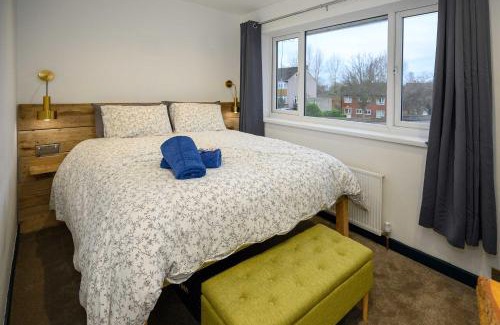 Staple Hill House | LITTLE COTO Fully Equipped South West Home By StayStaycations