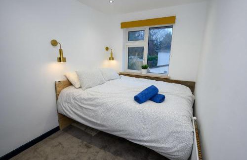 Staple Hill House | LITTLE COTO Fully Equipped South West Home By StayStaycations