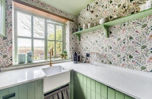 Shipton under Wychwood House | Little Cottage