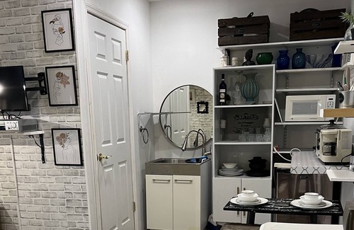 Hasbrouck Heights Cottage | Little Cottage w/priv entrance & bath.Close to NYC
