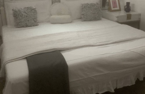 Hasbrouck Heights Cottage | Little Cottage w/priv entrance & bath.Close to NYC