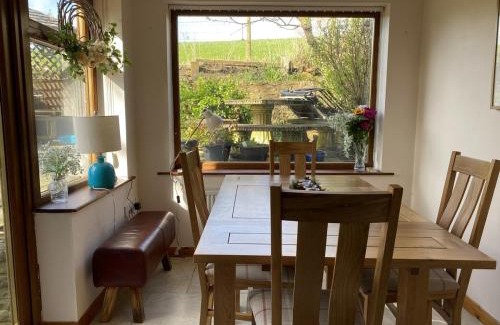 Heath Charnock Apartment | Little Cottage - A Peaceful 3BD Retreat for 5