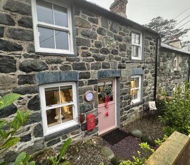 Llwyngwril House | Little Cottage, Llwyngwril
