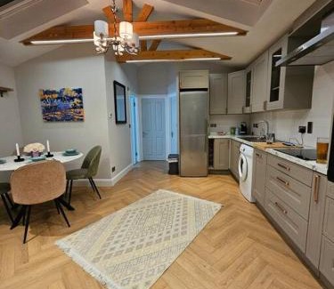 Sutton Cross House | Little Cottage Oassis