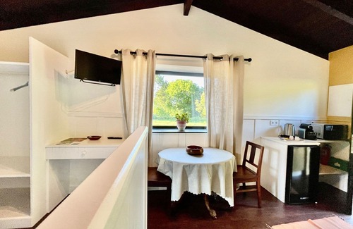 Santo da Serra House | Little country cottage, quiet, peaceful, walk to golf, SLEEPS 3