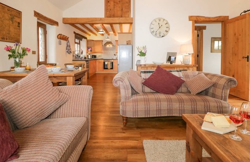 Kendal Cottage | LITTLE CRAKE HOWE, family friendly in Selside Near Kendal