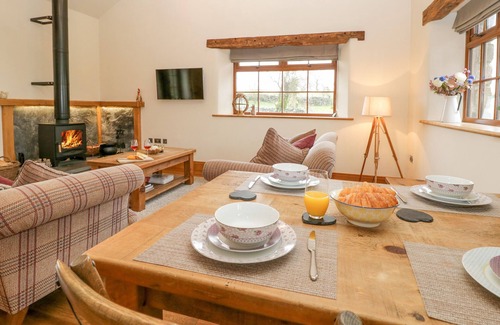 Kendal Cottage | LITTLE CRAKE HOWE, family friendly in Selside Near Kendal