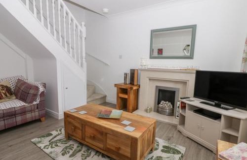 Hornsea House | Little Daisy Cottage