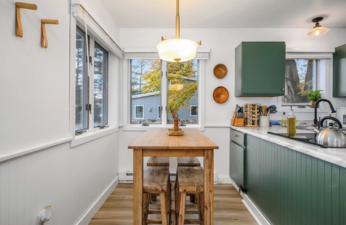 Northport Cottage | Little Dipper - Cozy Cottage on 400 feet of shared lake frontage