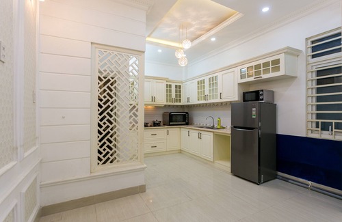 District 3 House | Little Dough Entire Urban House 4BRs and 4 bathrooms