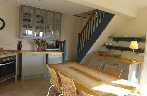 Axminster House | Little Evanses