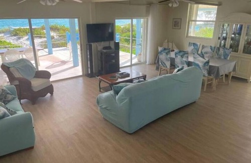 Jimmy Hill House | Little Exuma Home on Tropic of Cancer Beach