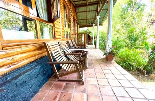 Ambagollapathana House | Little Folly