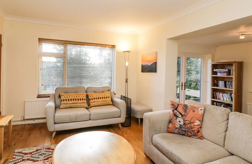 King's Somborne Cottage | LITTLE FROMANS, pet friendly, with a garden in King's Somborne