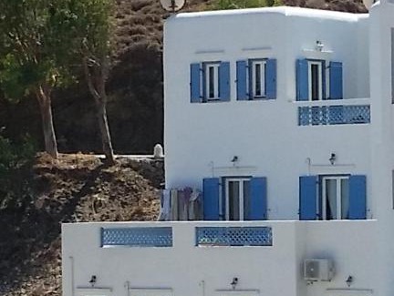 Astypalaia Apartment | Little Garden