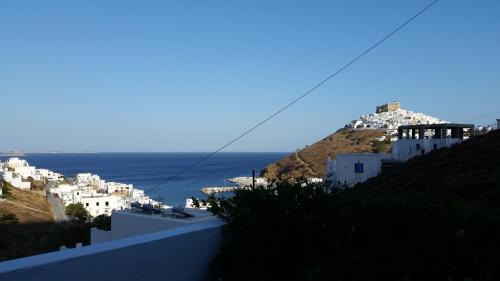 Astypalaia Apartment | Little Garden