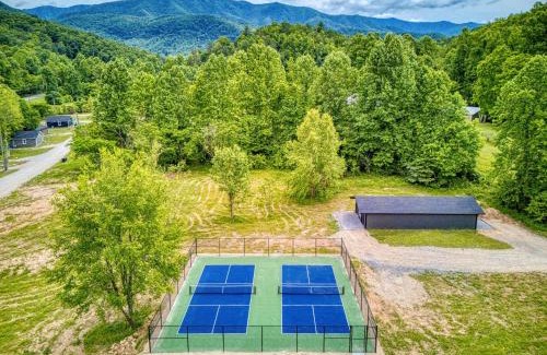 Cosby House | Little Gem Cabin-Pickleball Court, Creek, WIFI, Mountain Views, Starting at 79"