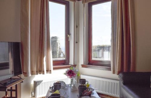 Kirkcaldy House | Little Gem