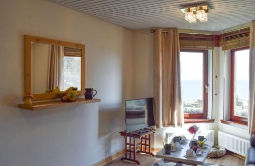 Kirkcaldy House | Little Gem