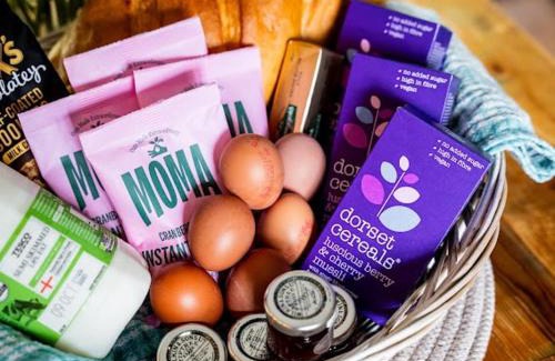 Saint Briavels Apartment | Little Gem in the Forest of Dean! Hot tub, Private garden, Dog Friendly, Smart TVs and Beautiful Historic Village Location!